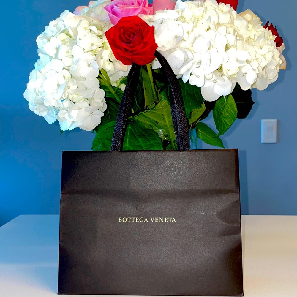 Bottega Veneta small gift bag 💯 Authentic